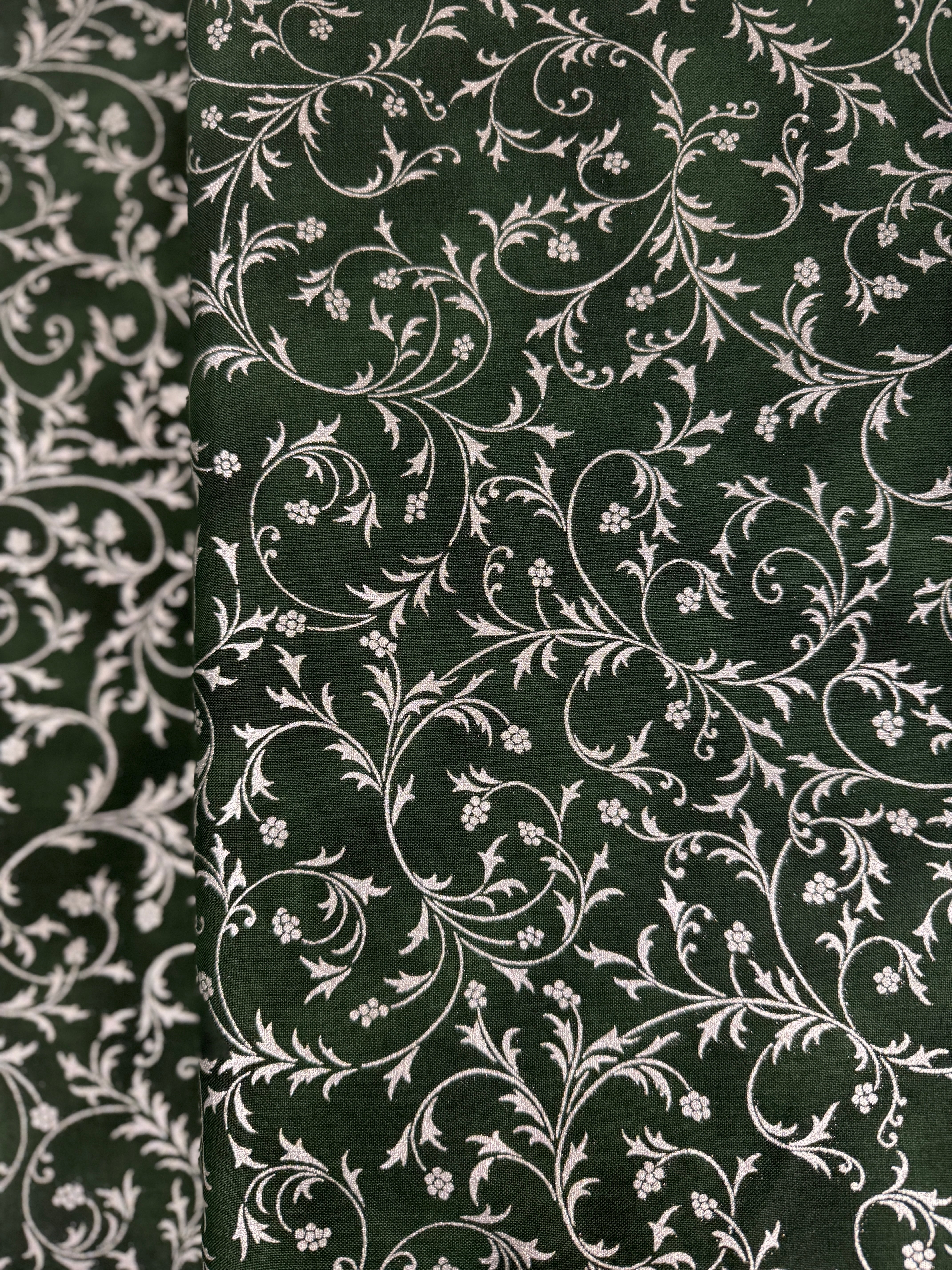 Holiday Flourish-Snow flower - Swirls Green Metallic Yardage