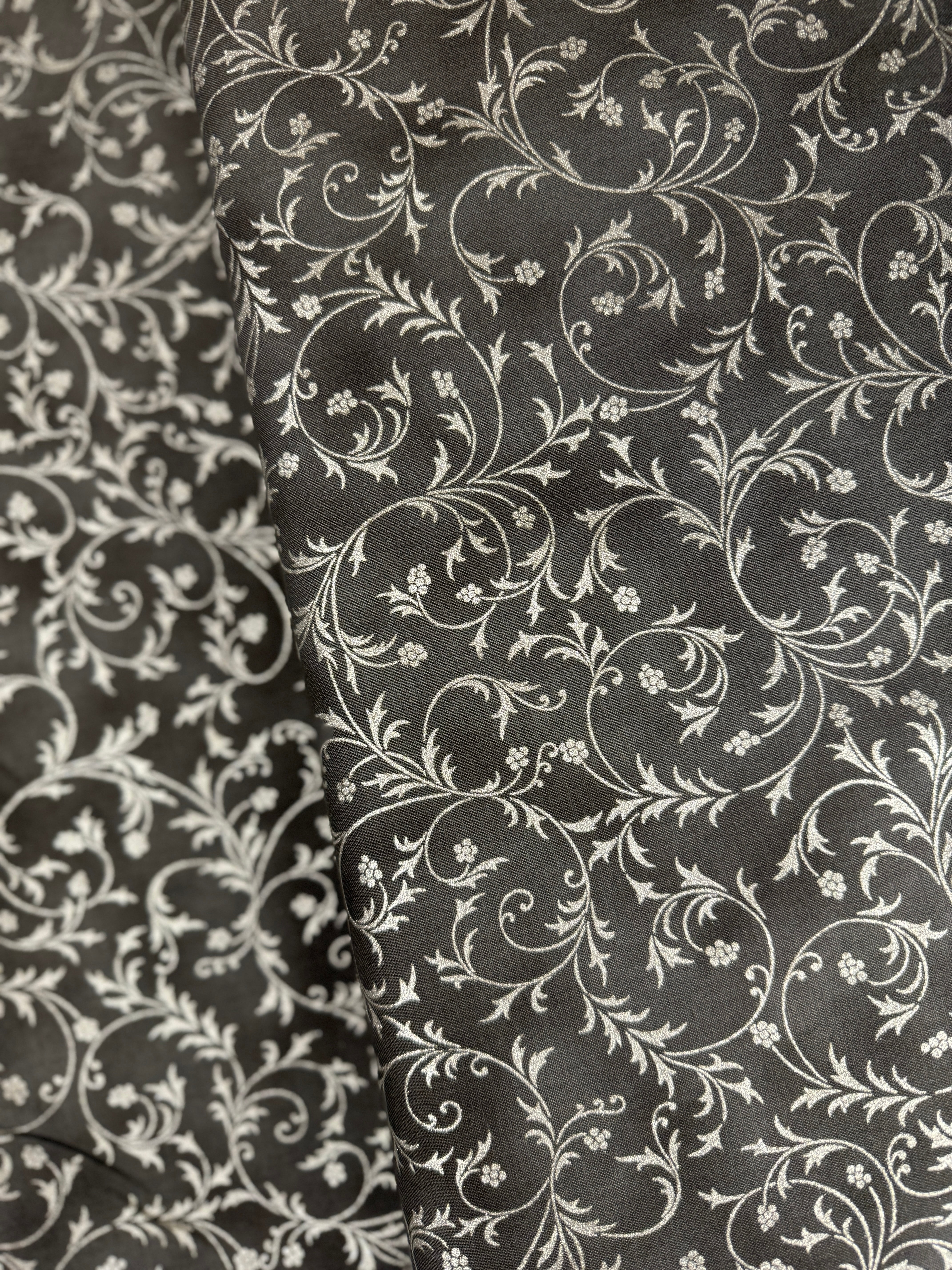 Holiday Flourish-Snow flower - Swirls Graphite Metallic Yardage