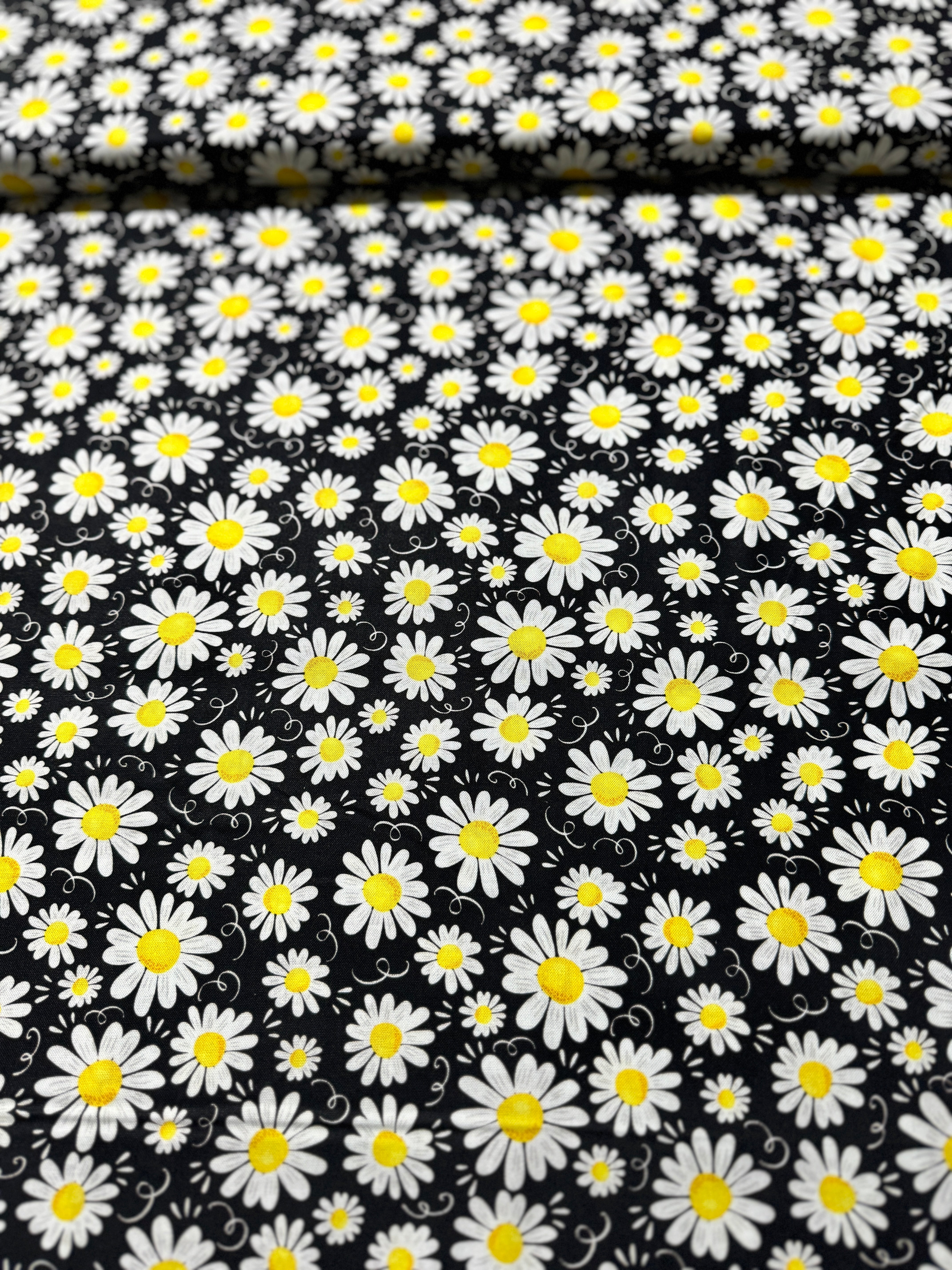 Home is Where My Honey is - Blooming Daisies Yardage