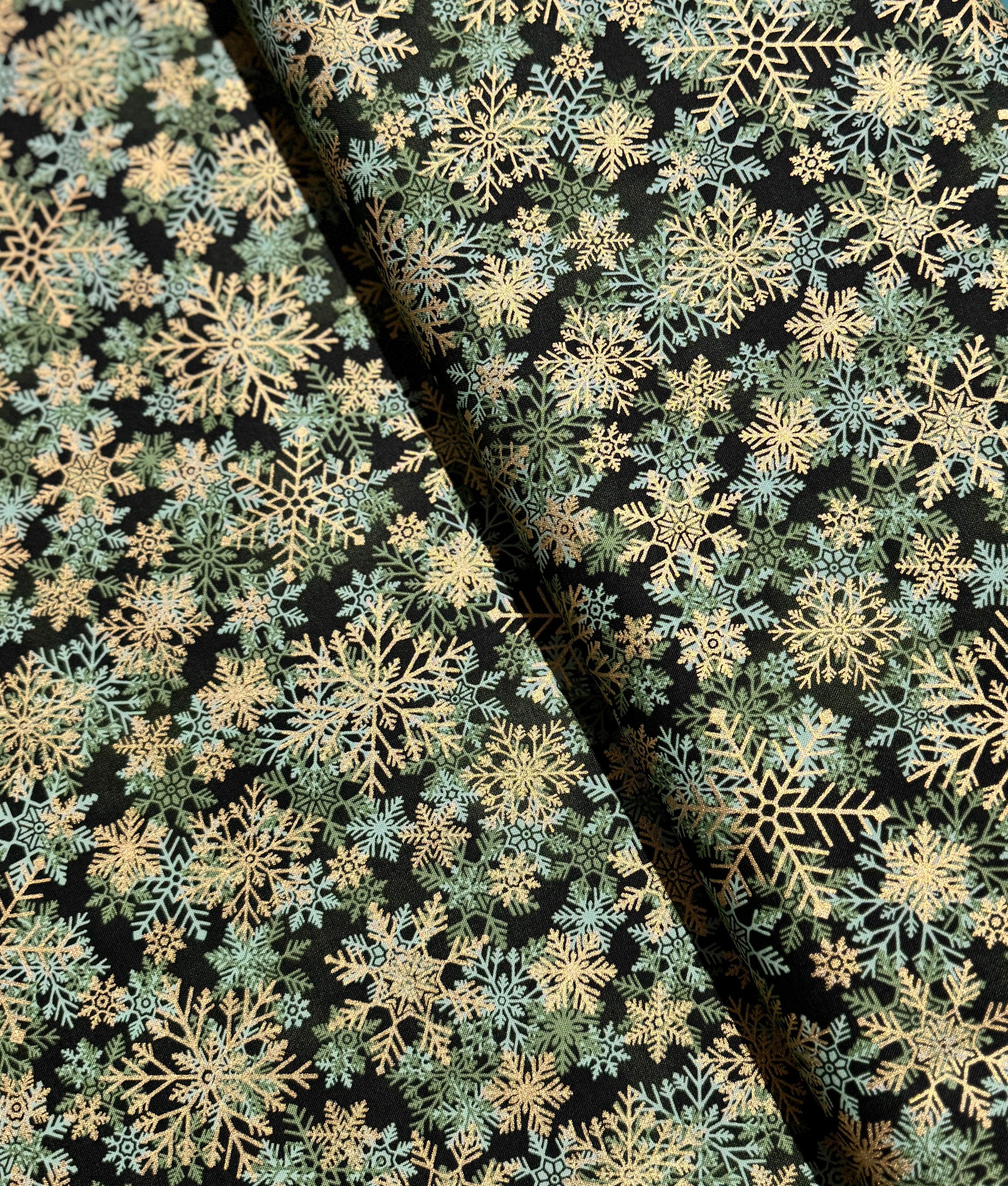 Winter's Eve - Snowflakes Forest/Gold Metallic Yardage