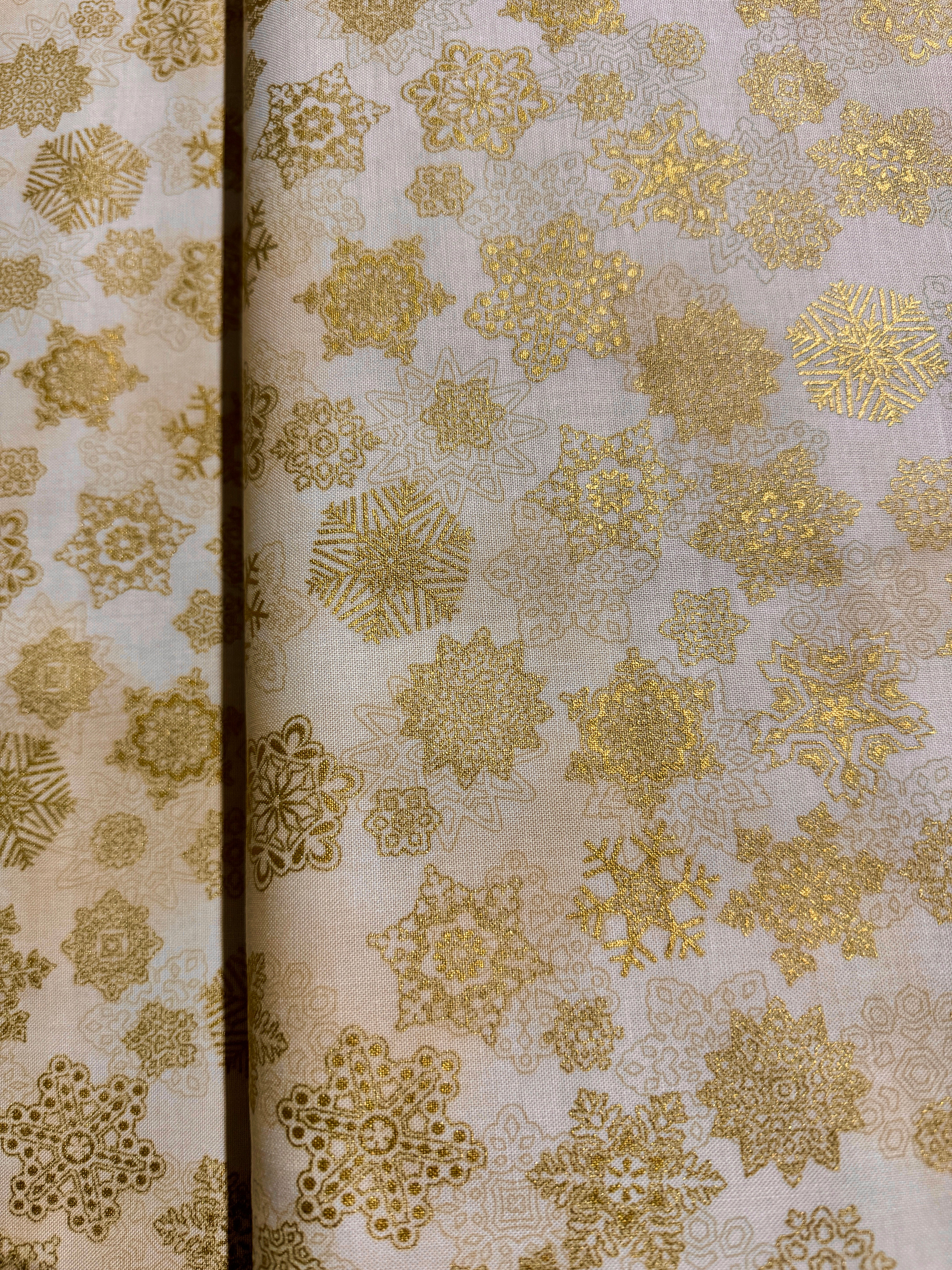 Holiday Flourish-Snow flower - Snowflakes Cream Metallic Yardage