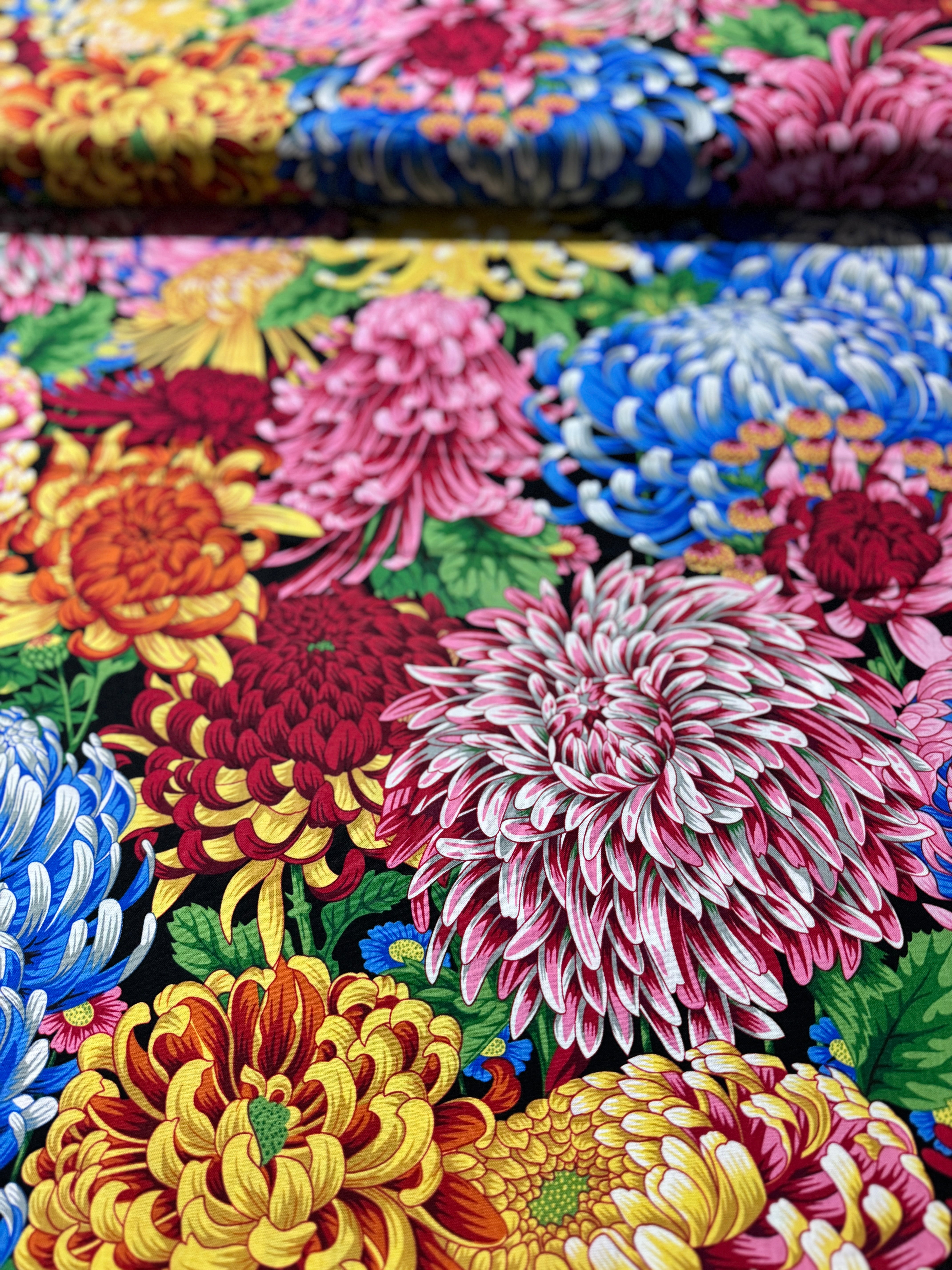 Kaffe Fassett Collective - Hokusai's Mums - Natural Yardage