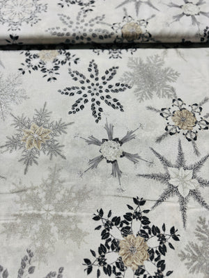 Holiday Flourish-Snow flower - Winter Florals Blanc Metallic Yardage