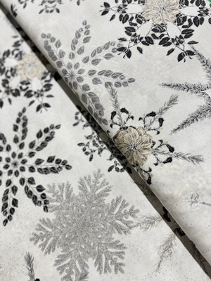 Holiday Flourish-Snow flower - Winter Florals Blanc Metallic Yardage