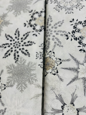 Holiday Flourish-Snow flower - Winter Florals Blanc Metallic Yardage