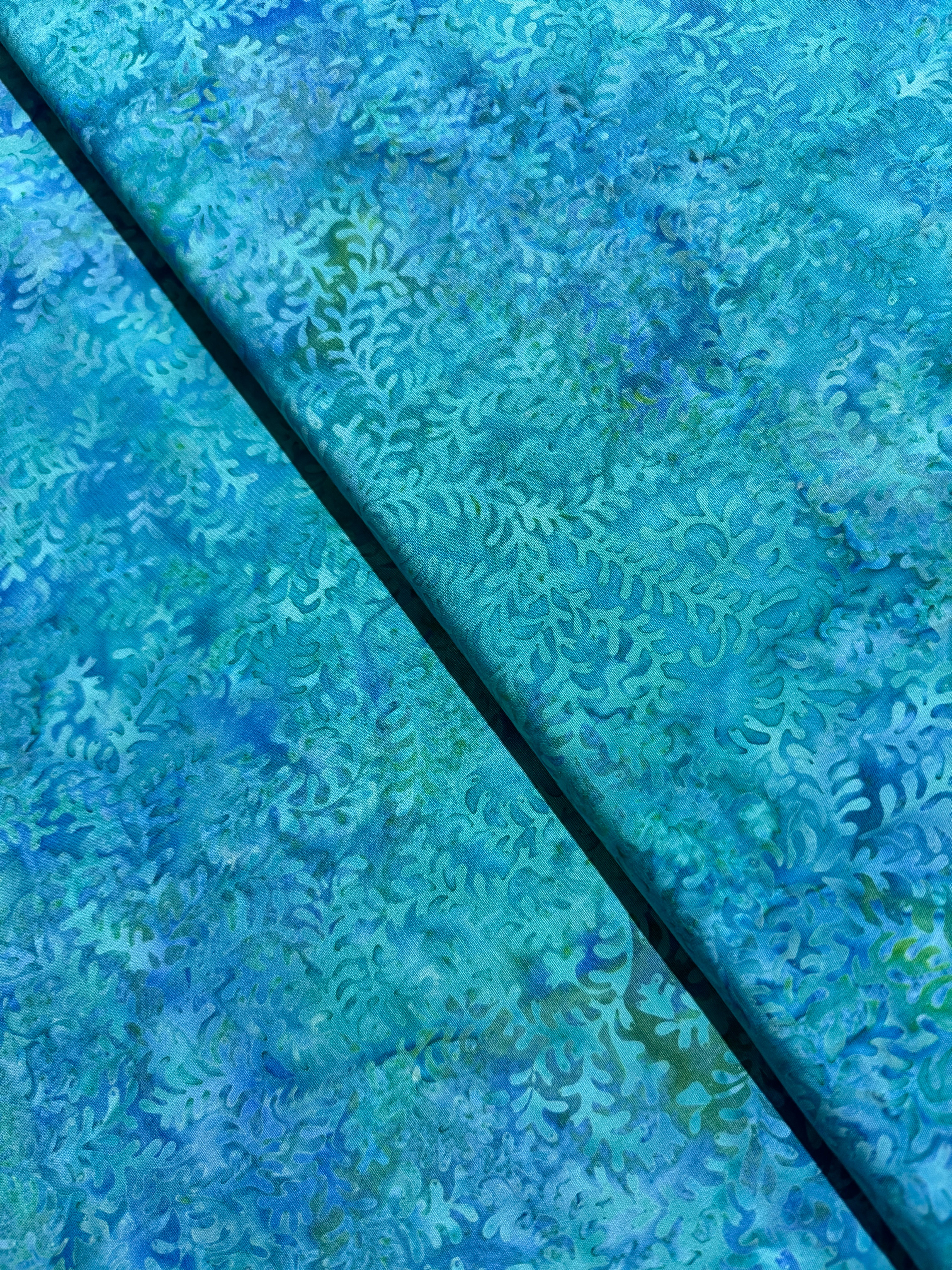 Fat Quarter - Sea Foam - Leaf Vine - Shades of Turquoise Batik