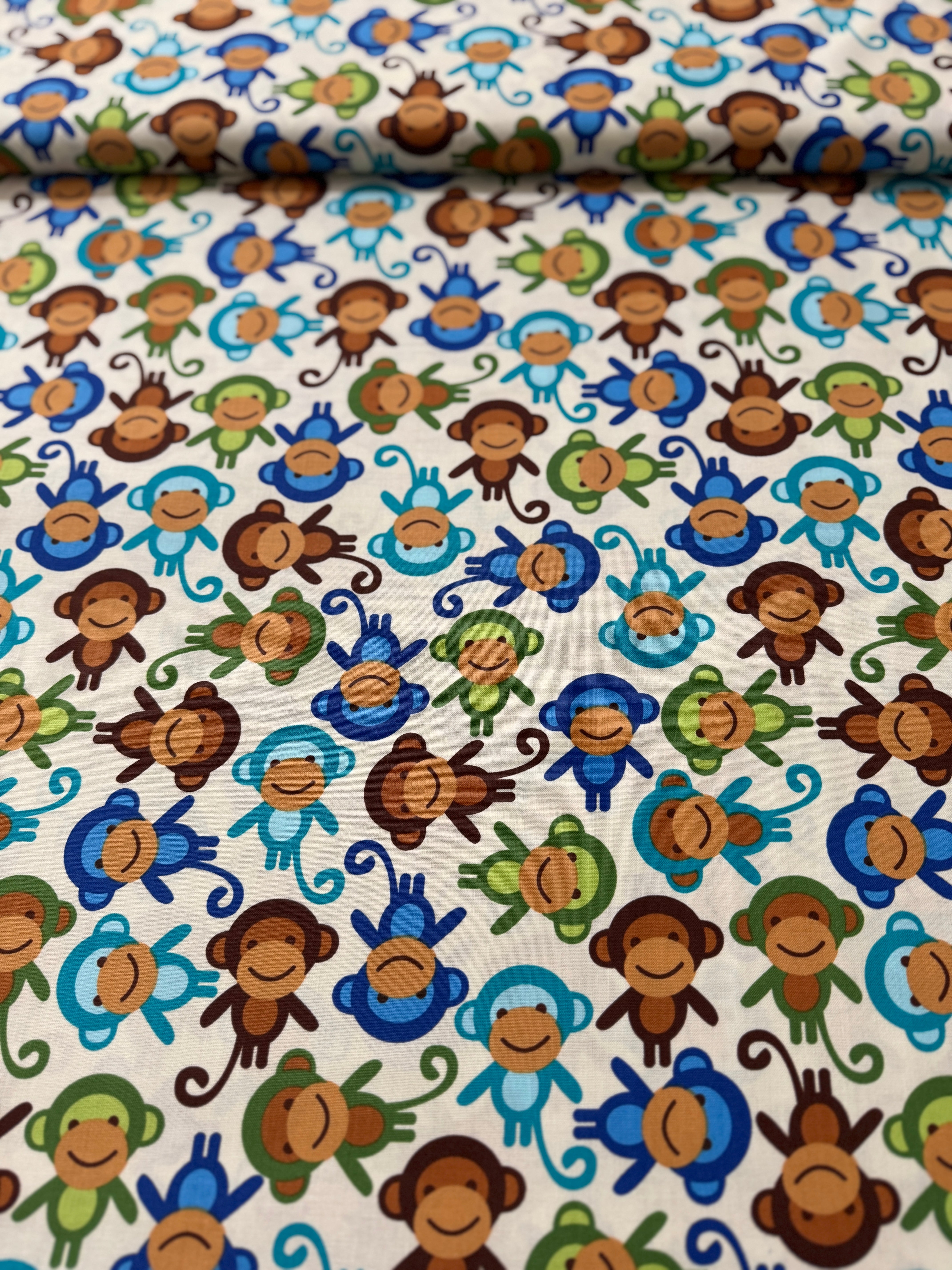 Urban Zoologie - Monkeys Royal Yardage