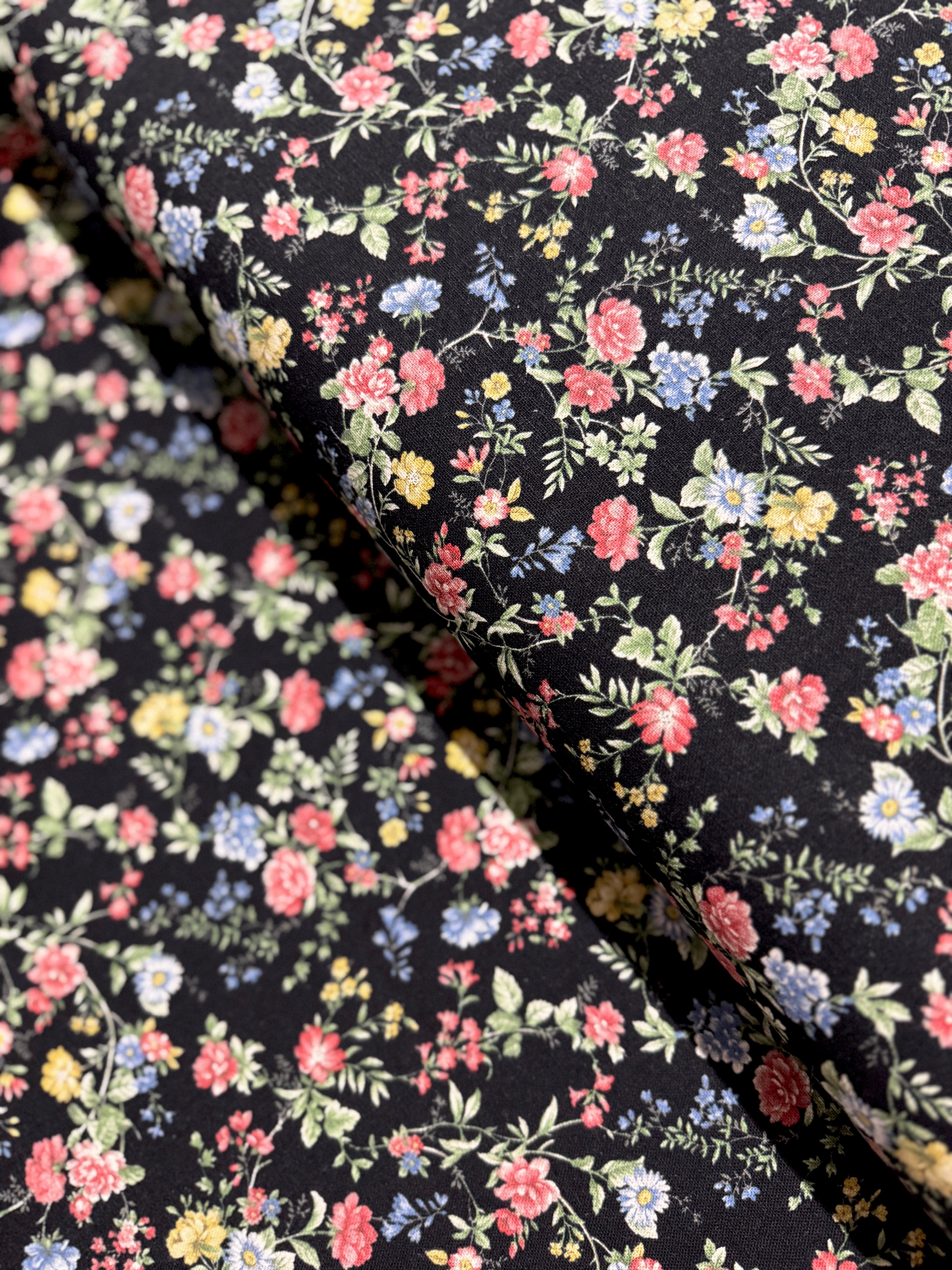 Sevenberry Cotton Flax Prints - Floral Spray on Black Yardage