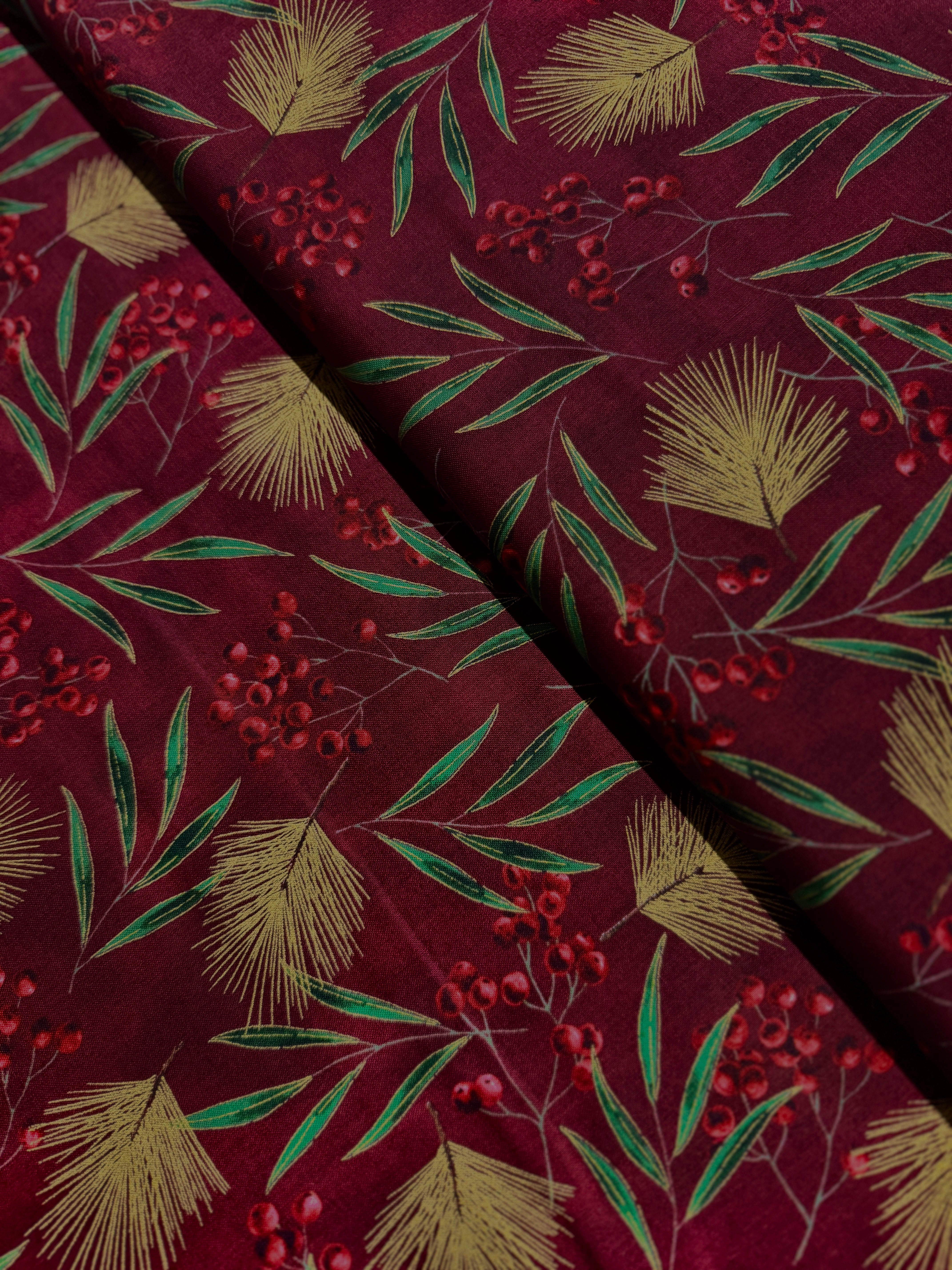 Meet Magnolia - Crimson/Gold Metallic Yardage