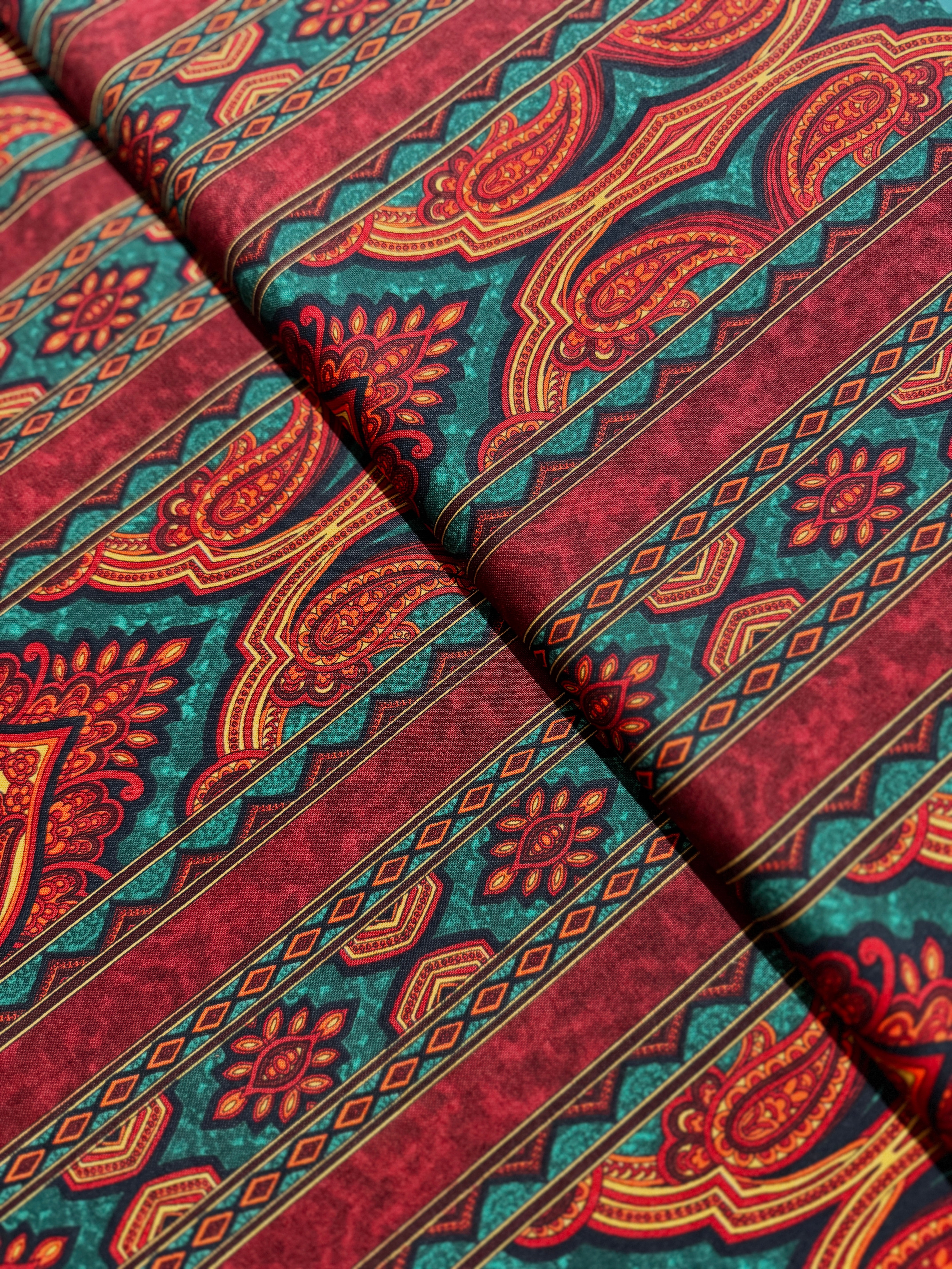 Holiday Aruba - Border Red Green Yardage