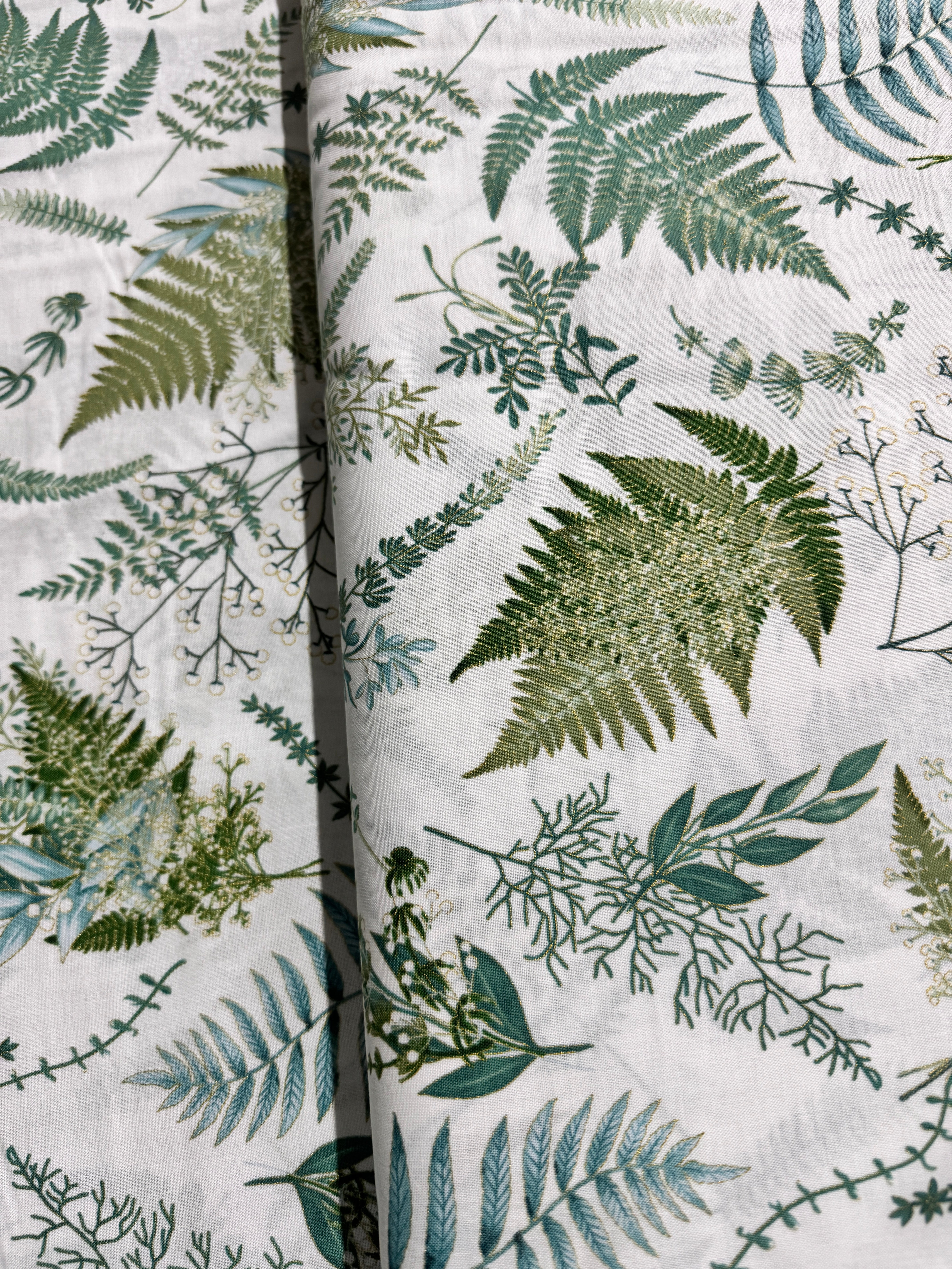 Chickadee Cheer - Ferns Natural/Gold Metallic Yardage