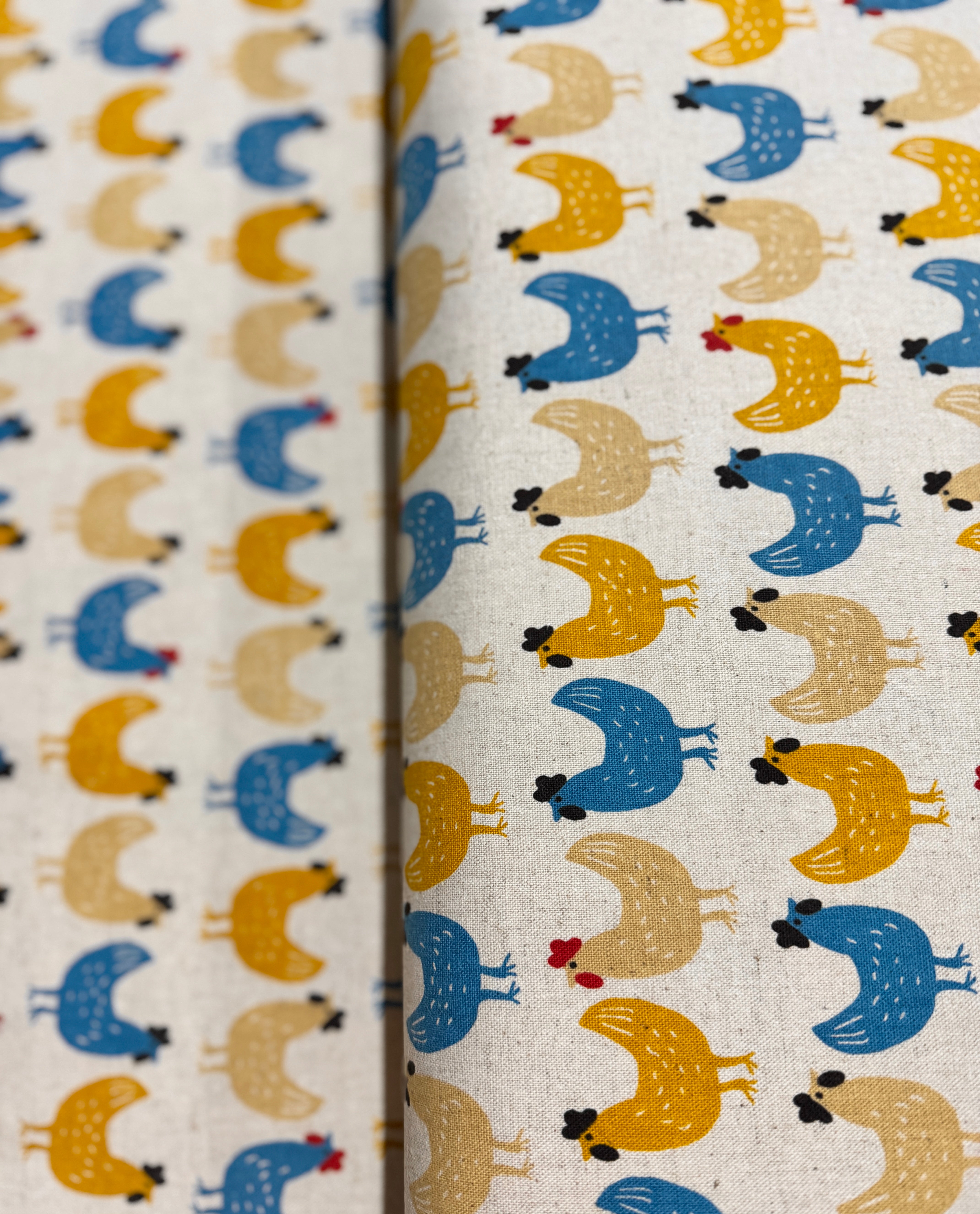 Sevenberry Cotton Flax Prints - Hens on Cream Yardage