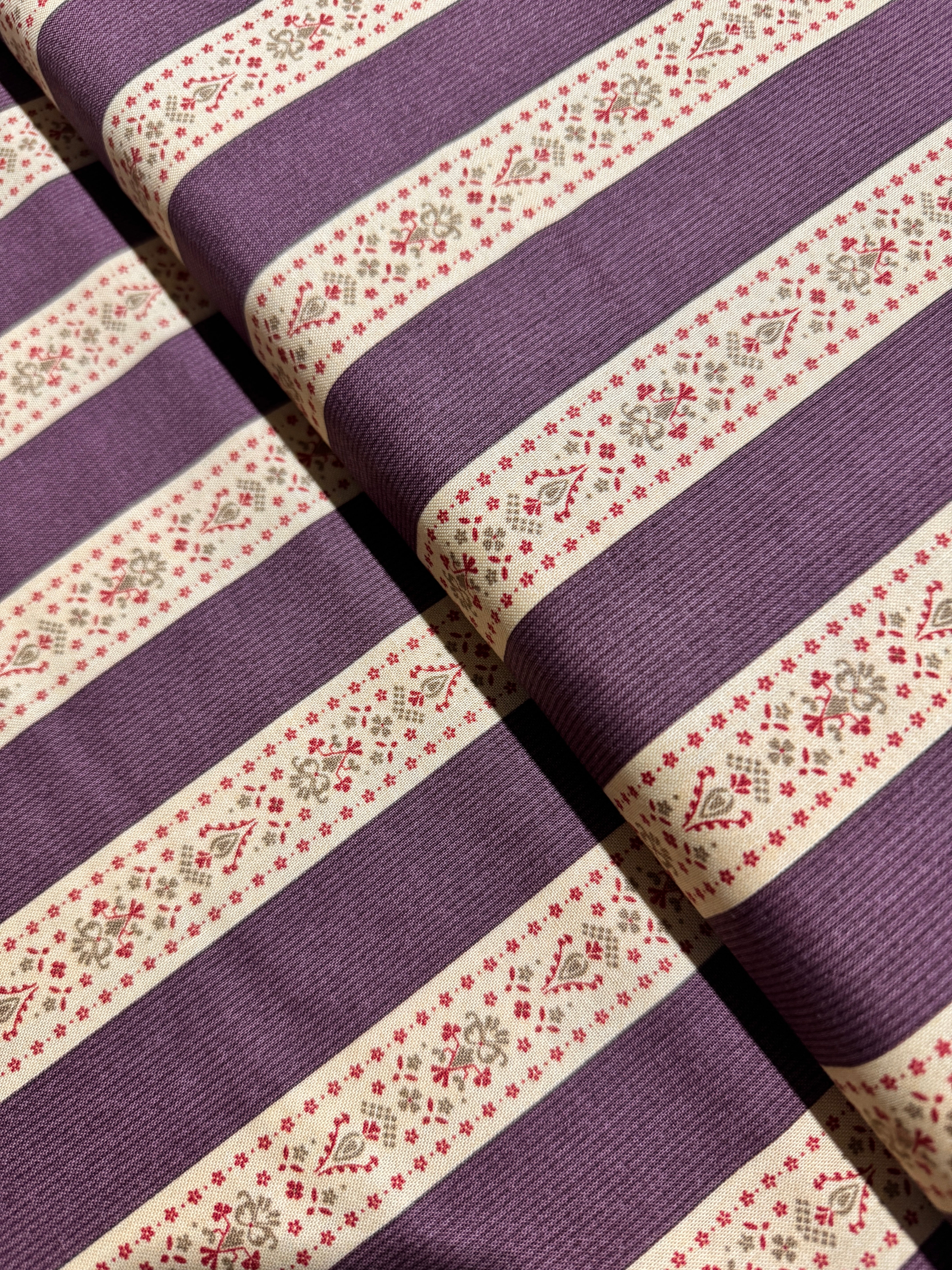 Mille Couleurs Mulberry - Floral Band De Fleurs Purple Yardage