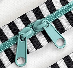 Black and White 30" Zipper Caribe