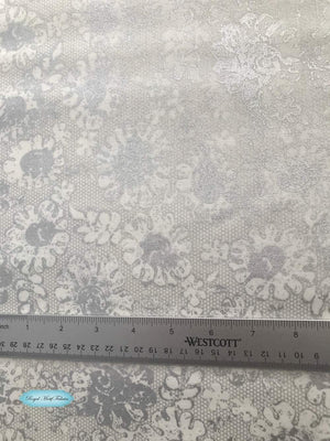 Fat Quarter - Shiny Objects - Precious Metals - Lustrous Lace Platinum Metallic